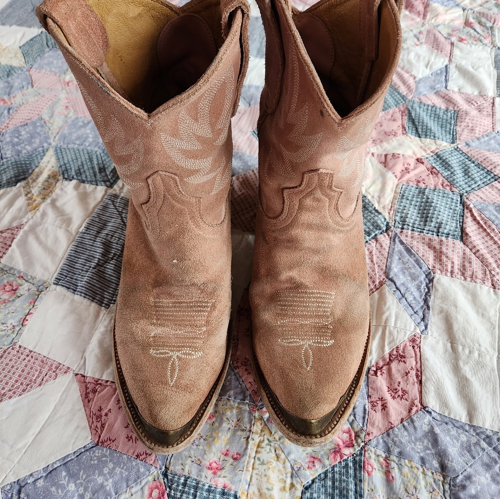 Size 11 pink idyllwind wheels boots